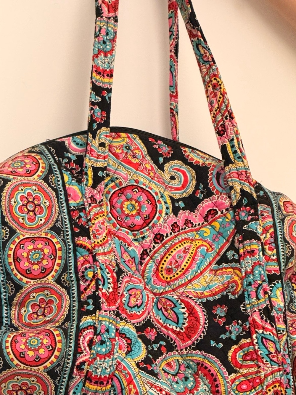 Vera Bradley Paisley Shoulder small Tote / duffle bag perfect for a weekend trip
